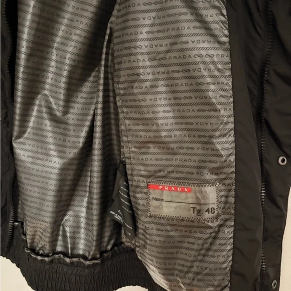 Men's Prada Black Windbreaker Jacket in size 48 - Picture 3 of 9